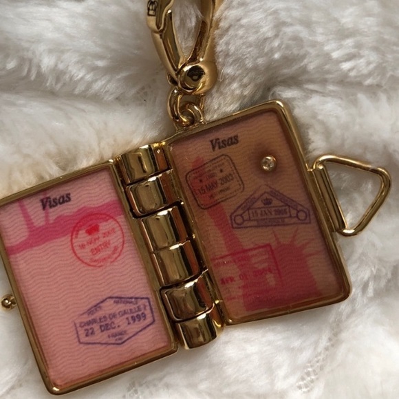 New JUICY COUTURE PASSPORT CHARM WORLD TRAVELER BOOK CHARM - Picture 8 of 11